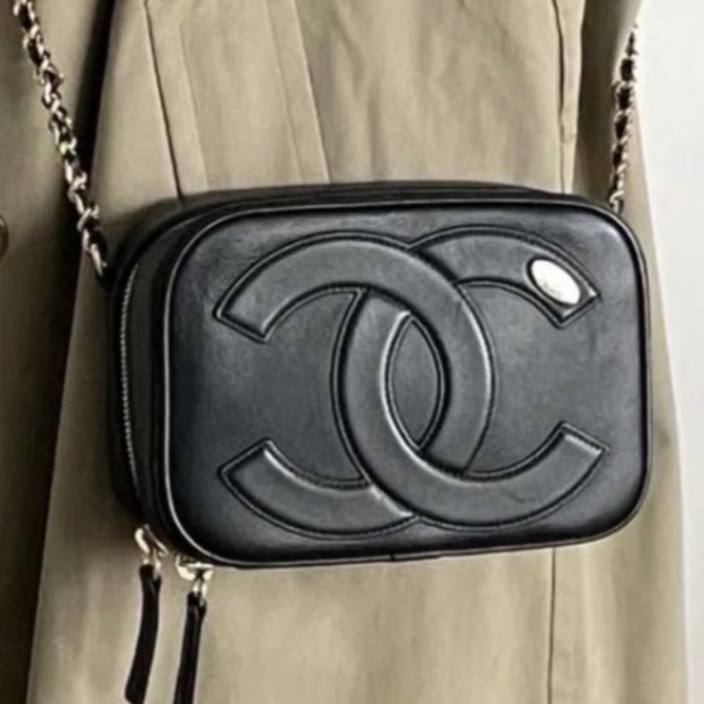 Chanel”19 CC MANIA Black Lambskin Camera Case Bag New Full Inclusion